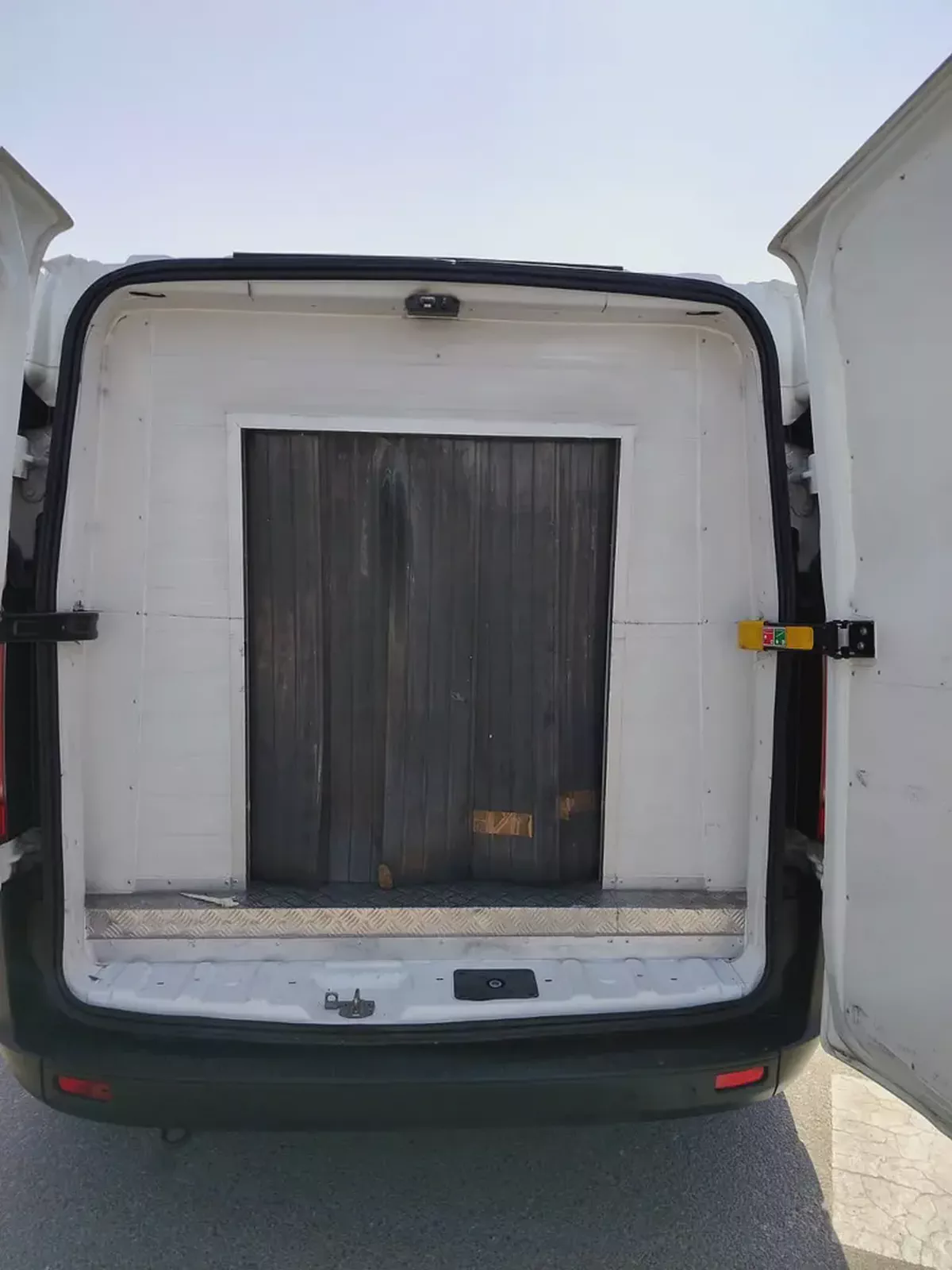 Ford Transit Refrigerator- GCC Specs - Full Service history from ford dealer - Excellent Condition-14-14