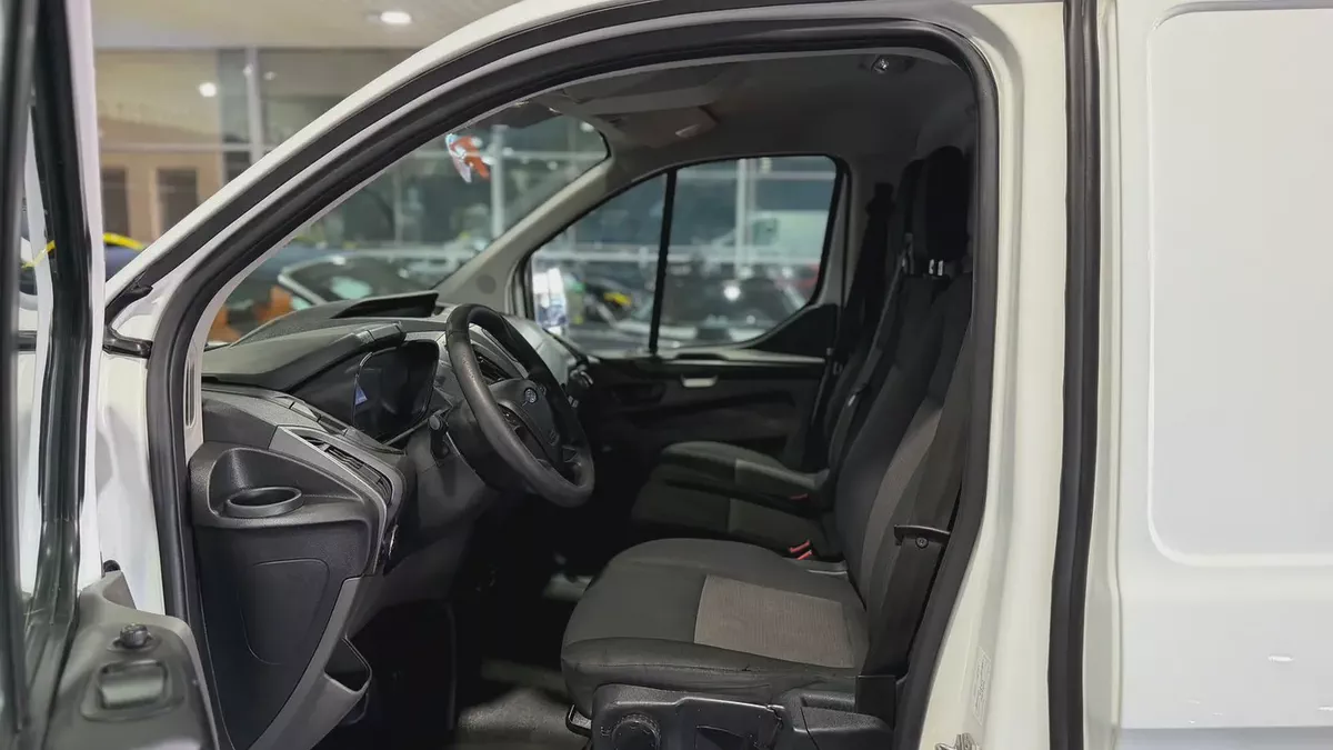 Ford Transit Refrigerator- GCC Specs - Full Service history from ford dealer - Excellent Condition-7-7
