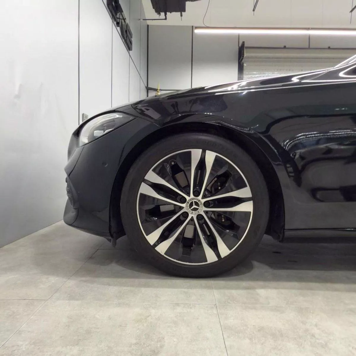 Mercedes Benz 200 AMG 2023 European specs-18-0