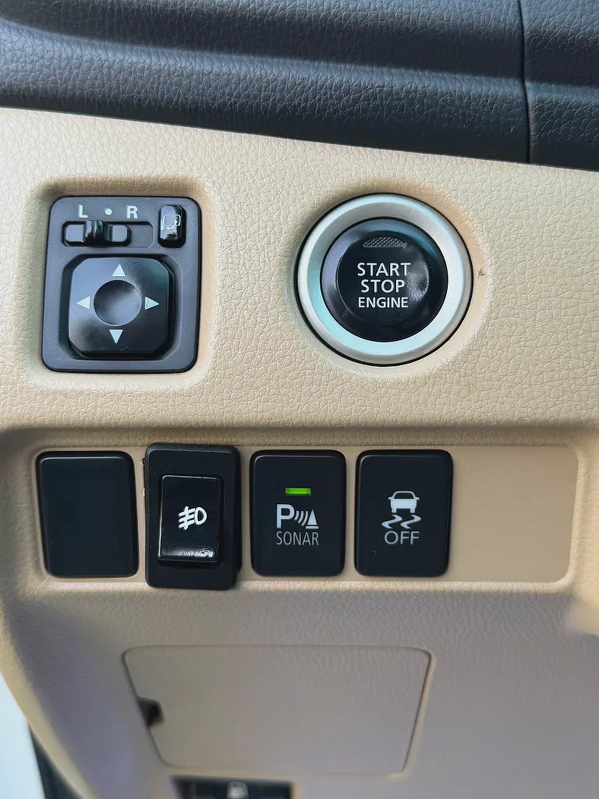 Mitsubishi Montero Sport -2019-GLS -4WD Medium Line - GCC -FREE ACCIDENT—ORIGINAL PAINT
