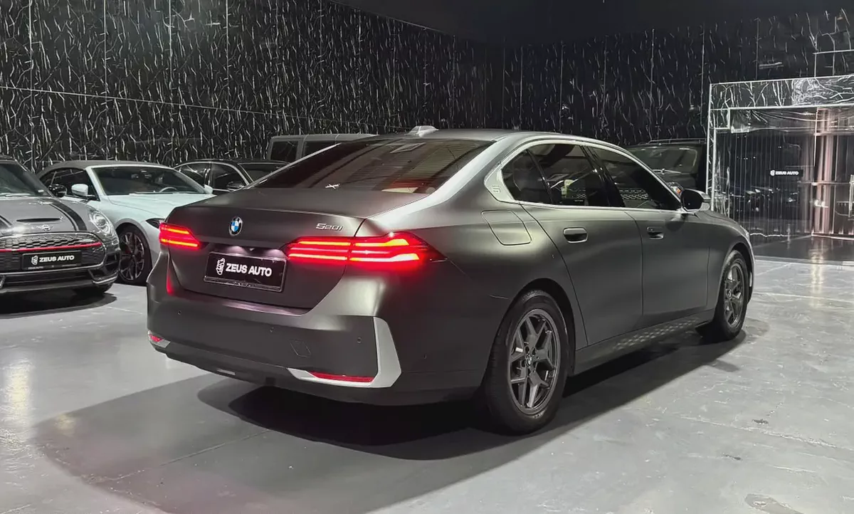 BMW 5 Series 520 2025 | Full PPF | GCC | Low Mileage | AGMC Warranty 2030 | AGMC Service 2030-3-3