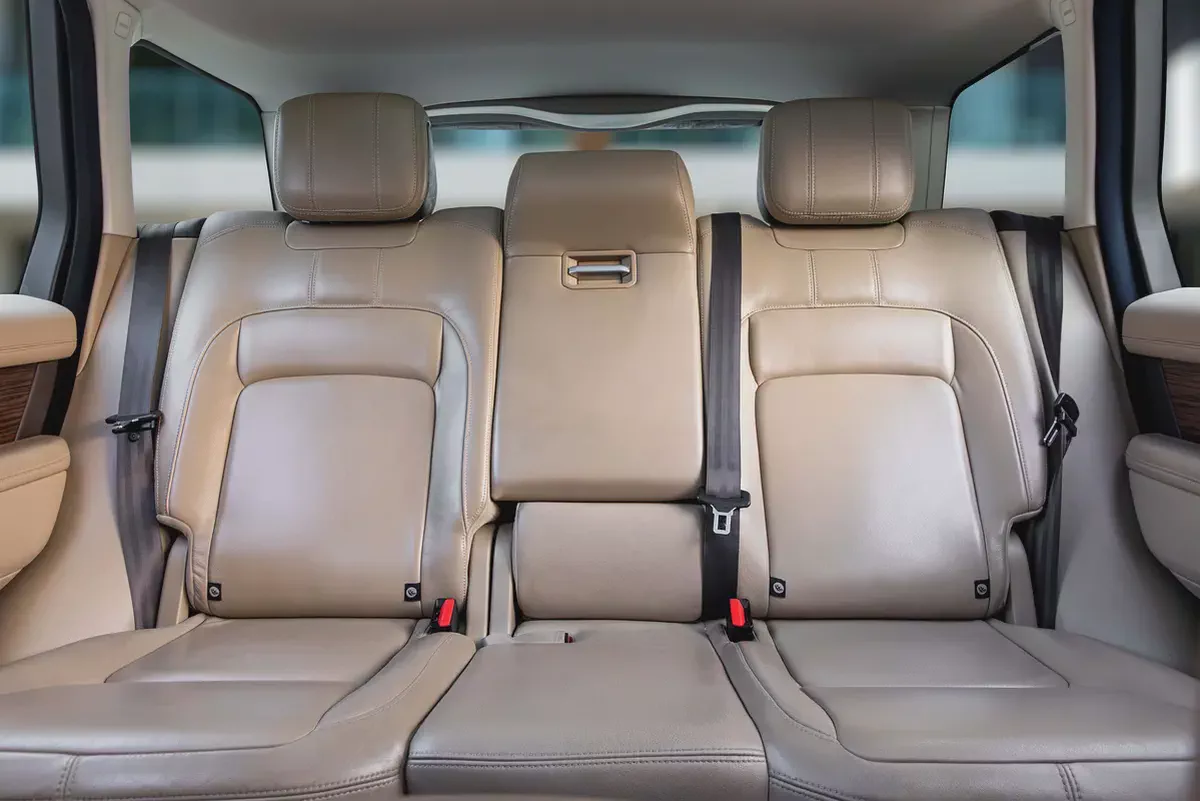 3,721 P.M |  Range Rover | SE | 0% Downpayment | Al Tayer History | Under Warranty!-11-11