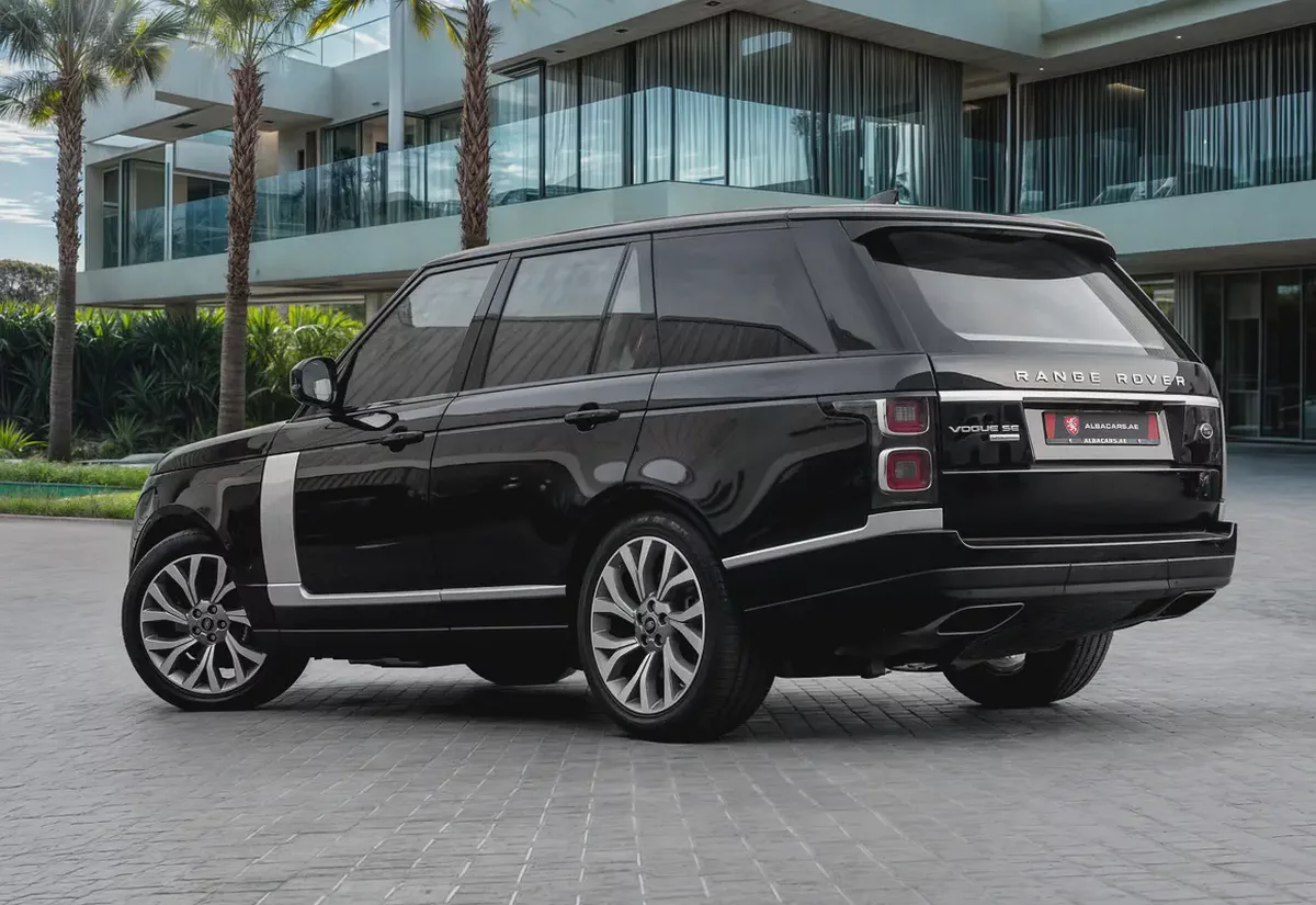 3,721 P.M |  Range Rover | SE | 0% Downpayment | Al Tayer History | Under Warranty!-2-2