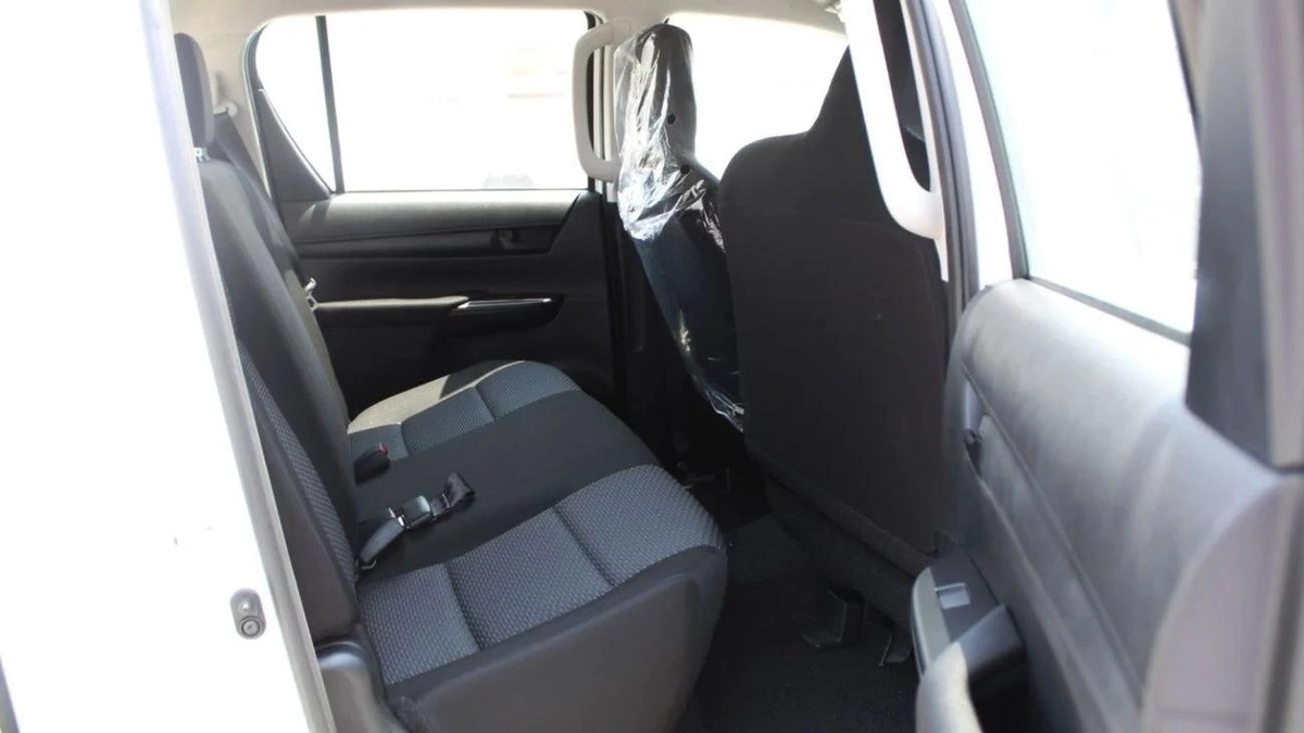 Toyota Hilux  2.7L MT BASIC GCC-9-9