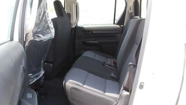 Toyota Hilux  2.7L MT BASIC GCC