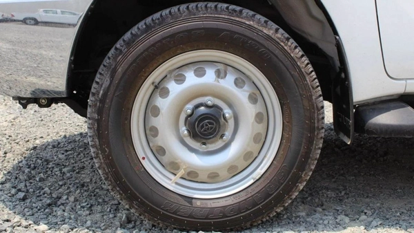 Toyota Hilux  2.7L MT BASIC GCC