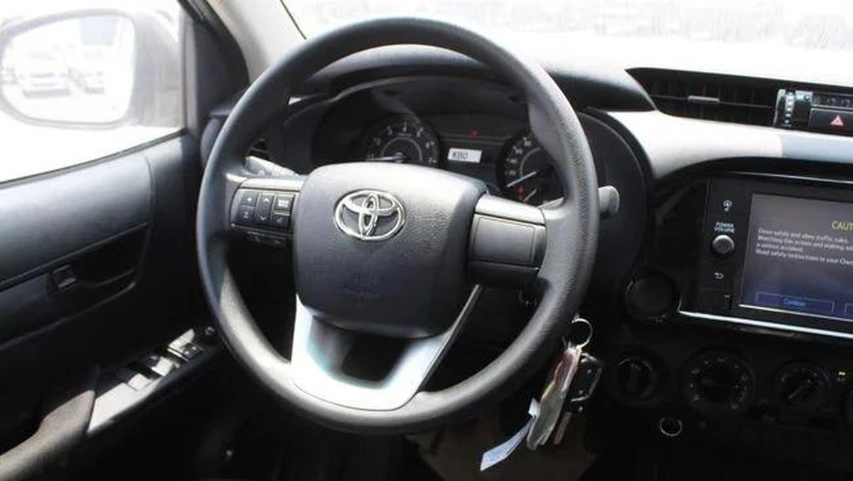Toyota Hilux  2.7L MT BASIC GCC-19-19