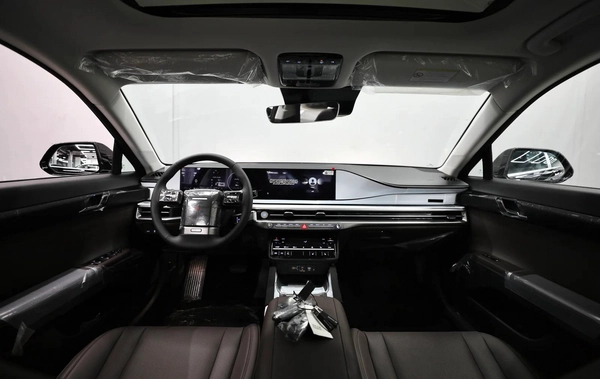GCC | Azera | Brand New | Under Agancy Warranty 4 Years