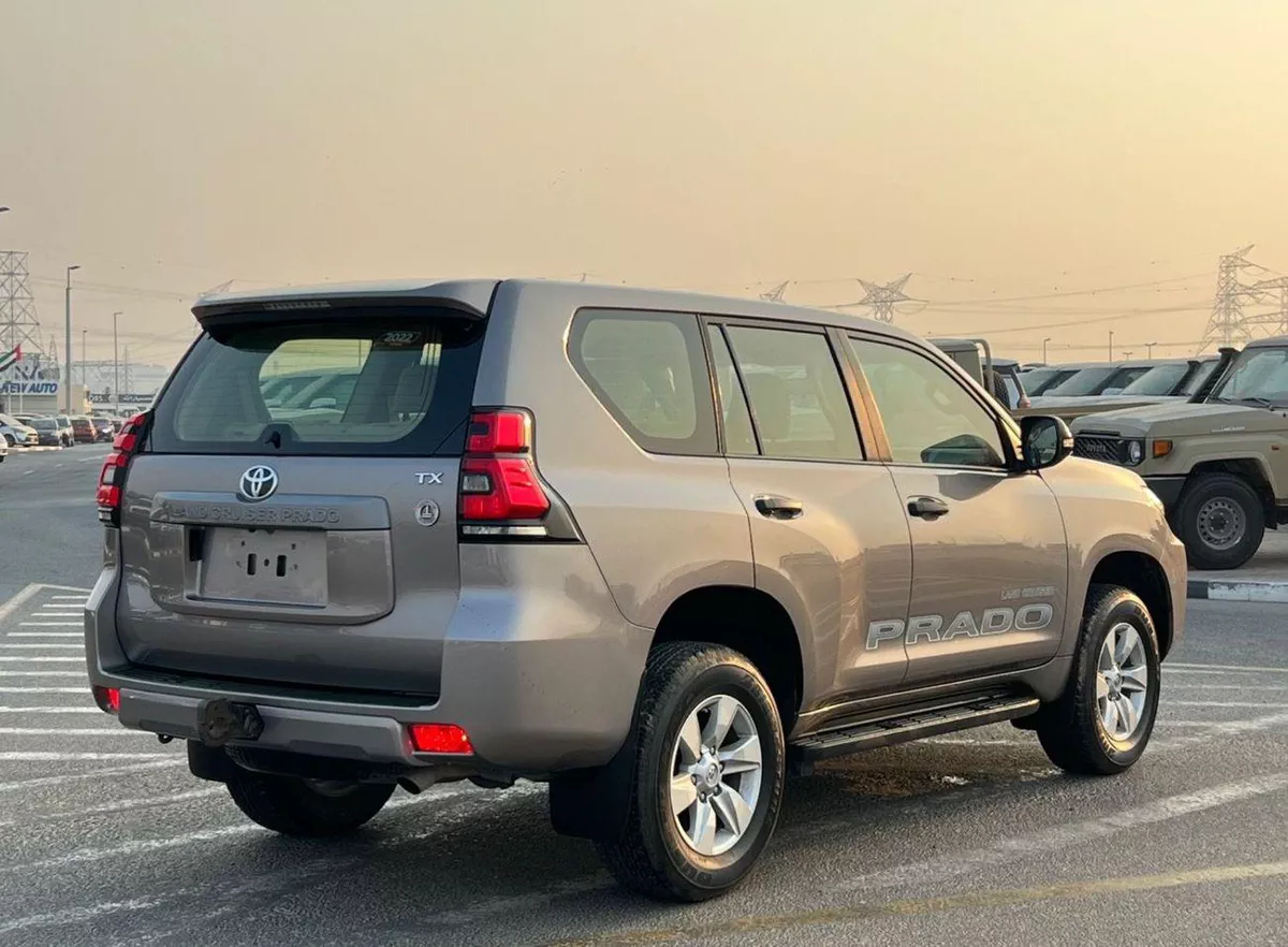 Toyota Prado  2022 Toyota Prado TX 2.7L V4- AWD 4x4 - No accident  - 2 key Rear  Sensor --5-0