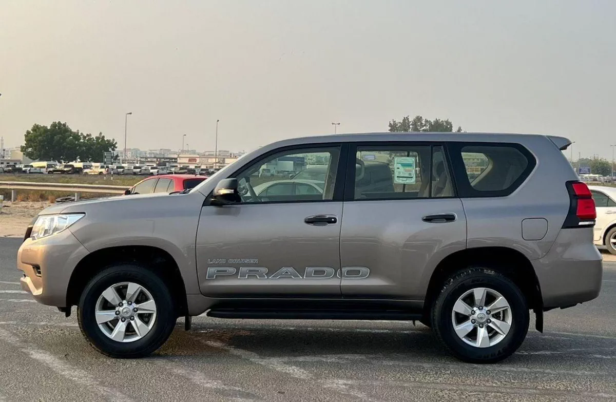 Toyota Prado  2022 Toyota Prado TX 2.7L V4- AWD 4x4 - No accident  - 2 key Rear  Sensor --6-0