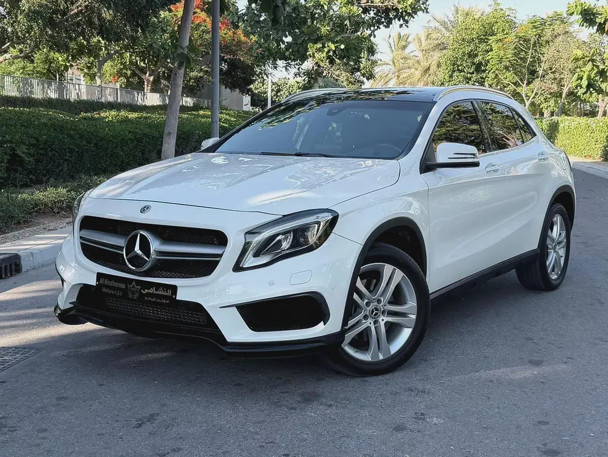 Mercedes GLA 250 model 2020 Canadian excellent condition