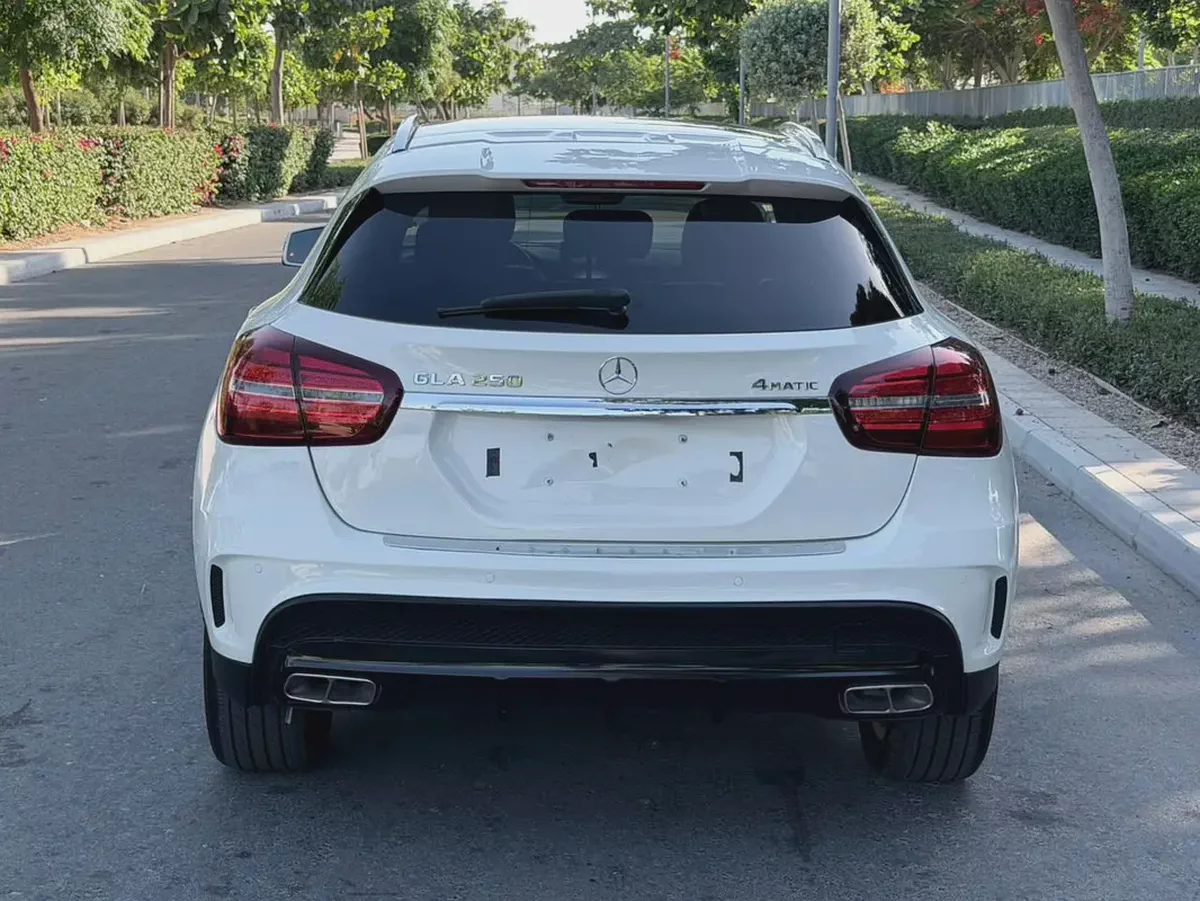 Mercedes GLA 250 model 2020 Canadian excellent condition-4-4