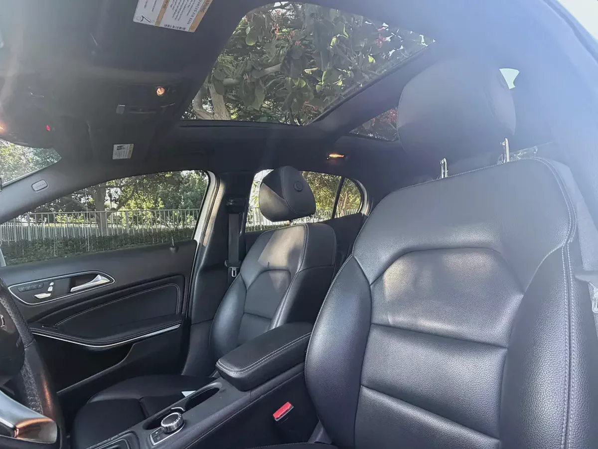Mercedes GLA 250 model 2020 Canadian excellent condition-6-6