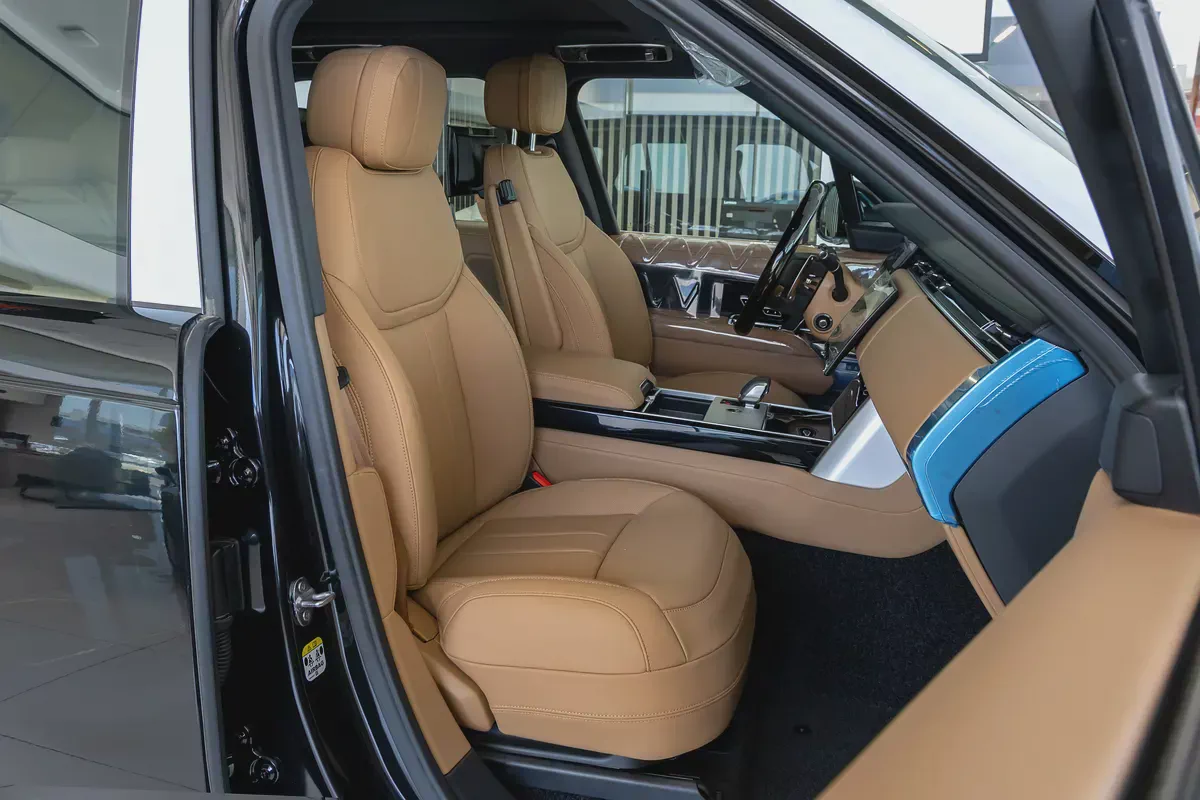Range Rover Vogue | HSE P530 | 2026 | GCC | V8 | Black Edition | AWD | Black \ Tan Interior-15-15