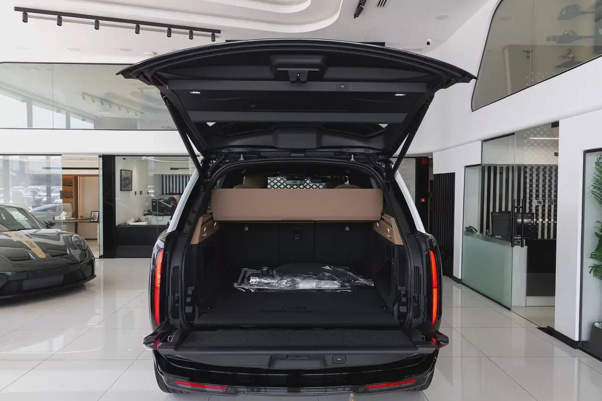 Range Rover Vogue | HSE P530 | 2026 | GCC | V8 | Black Edition | AWD | Black \ Tan Interior-19-19