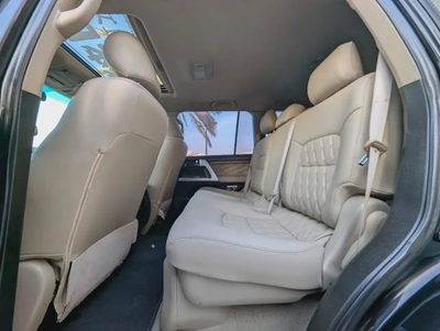 TOYOTA LAND CRUISER 2008 FACELIFTED 2025 VXR V8 FULL OPTION GCC IN EXCELLENT CONDITION-7