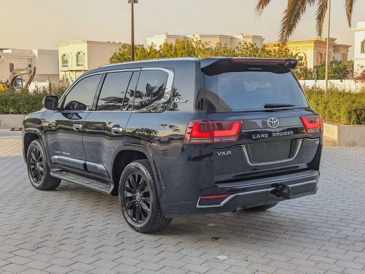 TOYOTA LAND CRUISER 2008 FACELIFTED 2025 VXR V8 FULL OPTION GCC IN EXCELLENT CONDITION-14-14