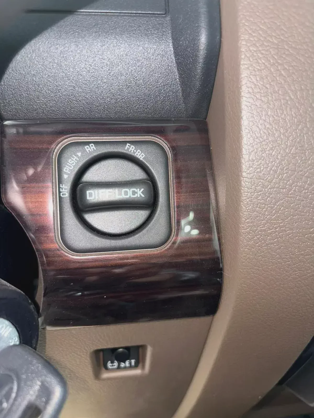 2026 Toyota Land Cruiser 79 LX - GCC Specs - Brand New-10-10