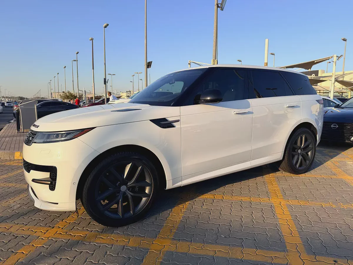 2023 Land Rover Range Rover Sport SE Dynamic - Low Mileage - Clean