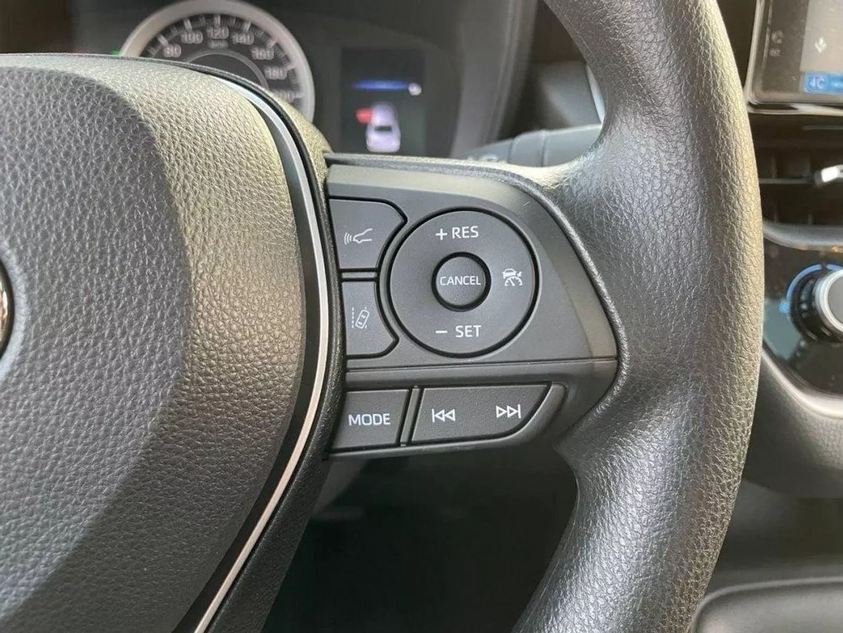Toyota Corolla XLI EXECUTIVE Toyota corolla 1.5L full option , sunroof , push start , back camera , sport mode-14-0