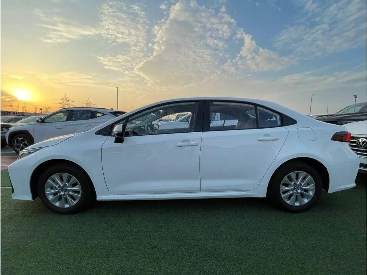 Toyota Corolla XLI EXECUTIVE Toyota corolla 1.5L full option , sunroof , push start , back camera , sport mode-4-0