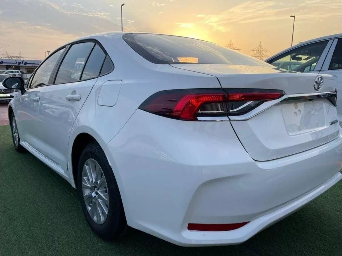 Toyota Corolla XLI EXECUTIVE Toyota corolla 1.5L full option , sunroof , push start , back camera , sport mode-5-0