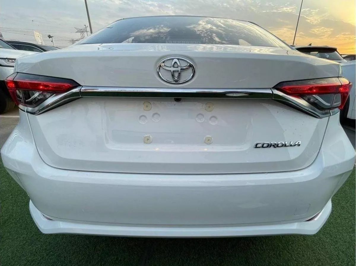 Toyota Corolla XLI EXECUTIVE Toyota corolla 1.5L full option , sunroof , push start , back camera , sport mode-6-0