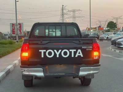 2026 Toyota Hilux Double Cab GLX SR5 A/T 2.7L PETROL GCC SPEC NEW-6