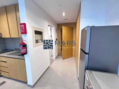 Spacious studio apartment with kitchen appliances and all facilities in Al Mamsha available-2