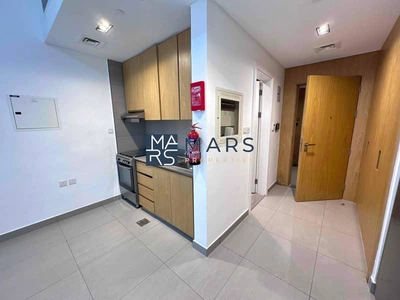 Spacious studio apartment with kitchen appliances and all facilities in Al Mamsha available-3