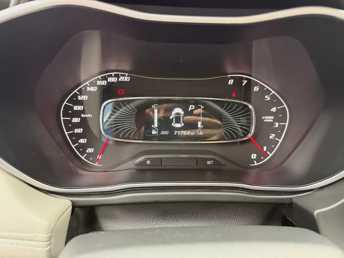2023 Chevrolet Groove LT - GCC Specs - Like New!-7-7