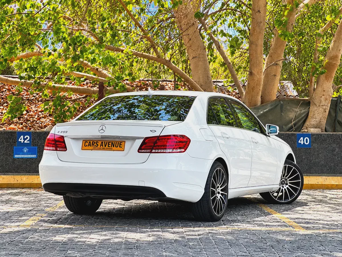2014 MERCEDES-BENZ E 200 EXCLUSIVE | LUXURY & ELEGANCE-2-2