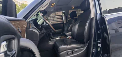 Pristine Infiniti QX80 Luxury 2016 gcc-1
