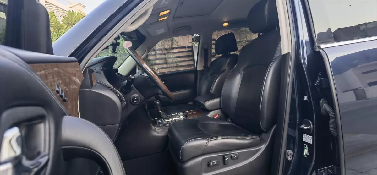 Pristine Infiniti QX80 Luxury 2016 gcc-1-1