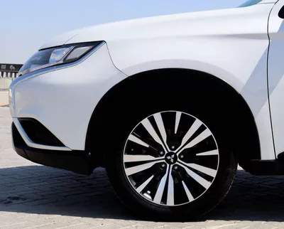 Mitsubishi Outlander GLX HIGHLINE FABRIC Mitsubishi Outlander | 2.5 L | 2022 | GCC | Accident-Free |  In Excellent Condit-21