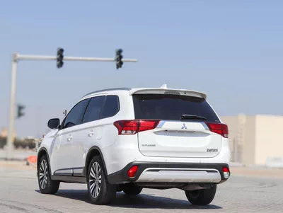 Mitsubishi Outlander GLX HIGHLINE FABRIC Mitsubishi Outlander | 2.5 L | 2022 | GCC | Accident-Free |  In Excellent Condit-3