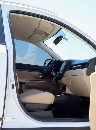 Mitsubishi Outlander GLX HIGHLINE FABRIC Mitsubishi Outlander | 2.5 L | 2022 | GCC | Accident-Free |  In Excellent Condit-8