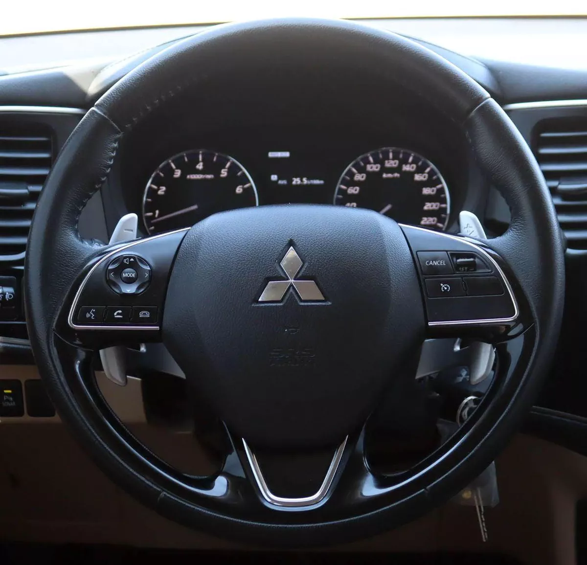 Mitsubishi Outlander GLX HIGHLINE FABRIC Mitsubishi Outlander | 2.5 L | 2022 | GCC | Accident-Free |  In Excellent Condit-13-0