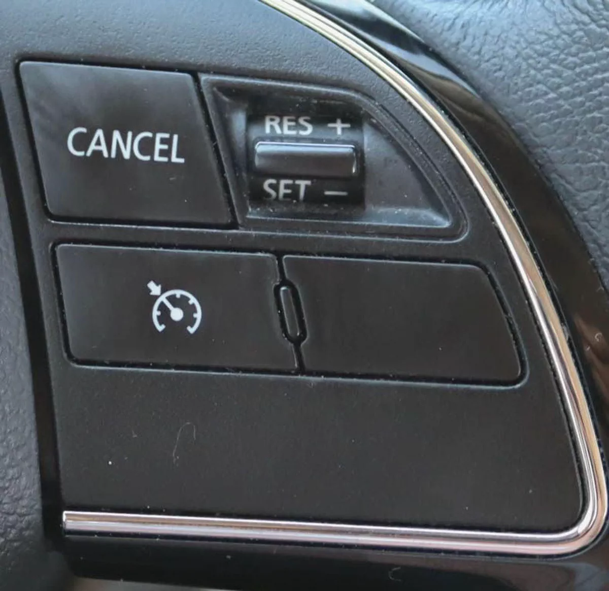 Mitsubishi Outlander GLX HIGHLINE FABRIC Mitsubishi Outlander | 2.5 L | 2022 | GCC | Accident-Free |  In Excellent Condit-14-0