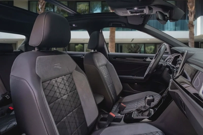 1,665 P.M |  T-Roc R-Line | 0% Downpayment | Volkswagen Warranty & Service-10