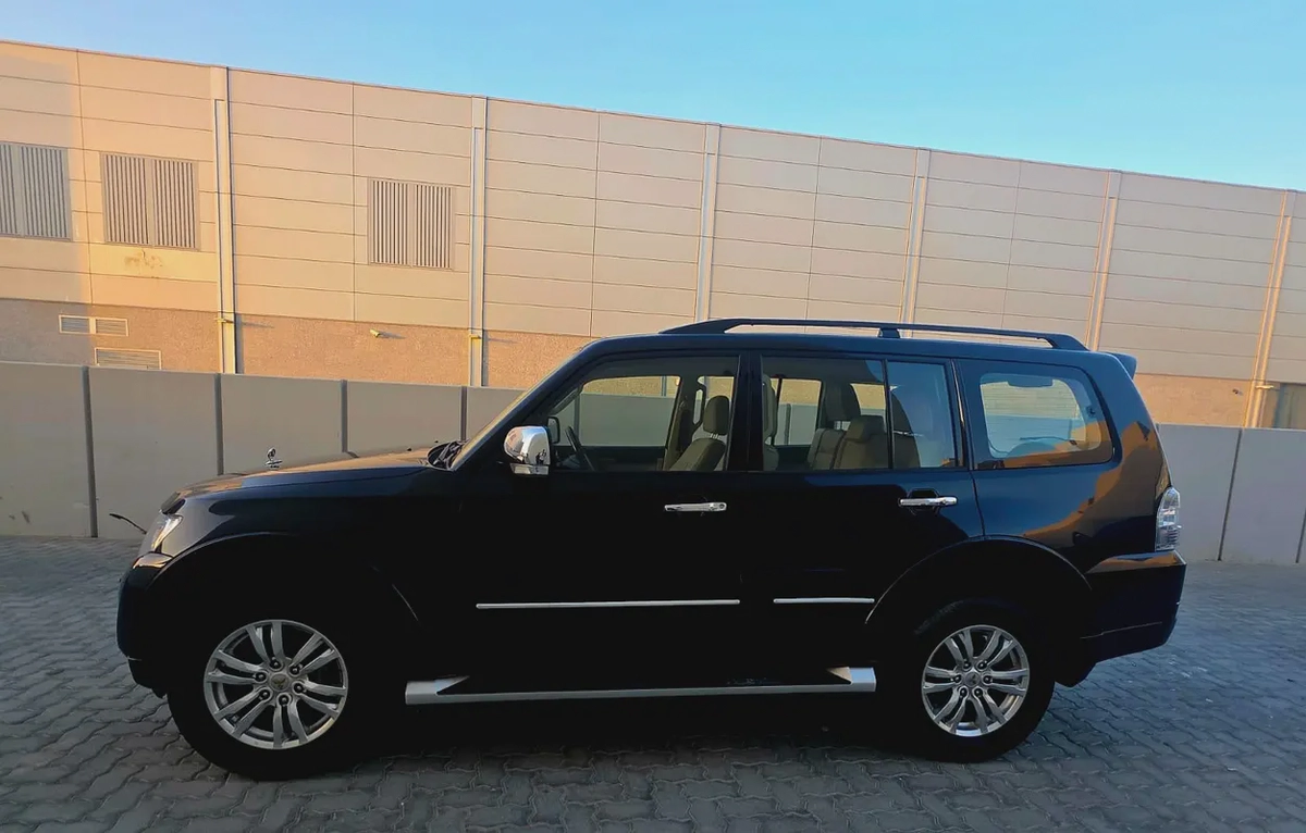 Mitsubishi Pajero GLS 2020 - GCC Specs - Excellent Condition-9-9