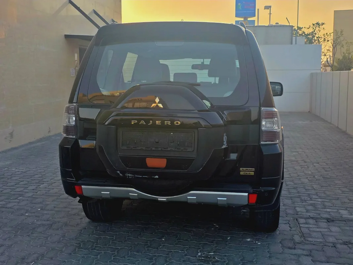 Mitsubishi Pajero GLS 2020 - GCC Specs - Excellent Condition-15-15