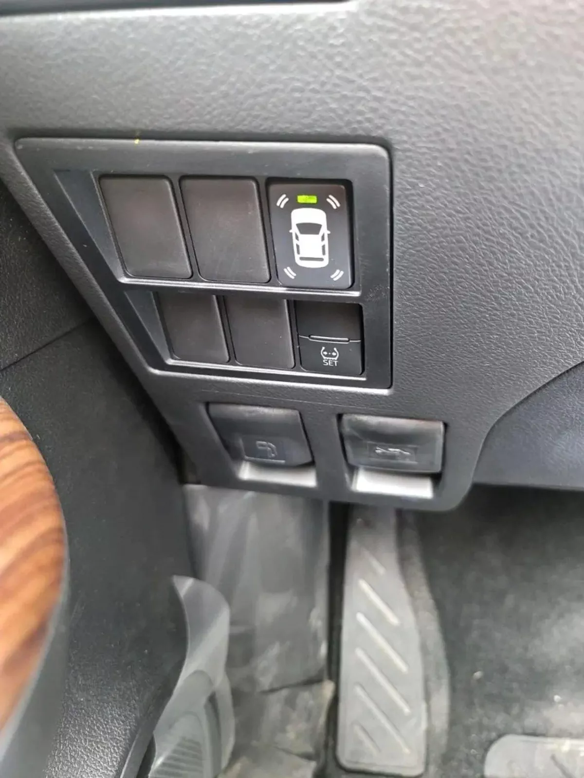 Toyota Fortuner EXR Fortuner 2WD 2.7L petrol 2023-10-0