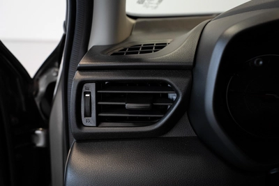 Suzuki Swift GLX 2026-18