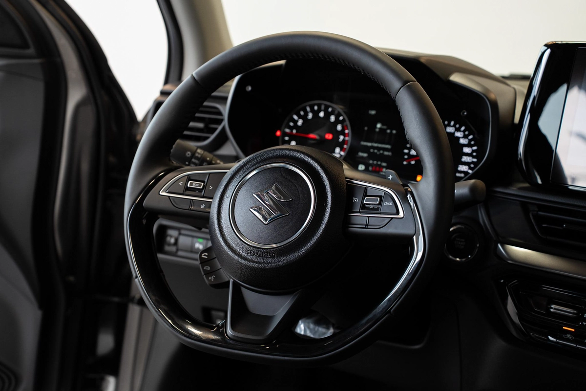 Suzuki Swift GLX 2026-13-13