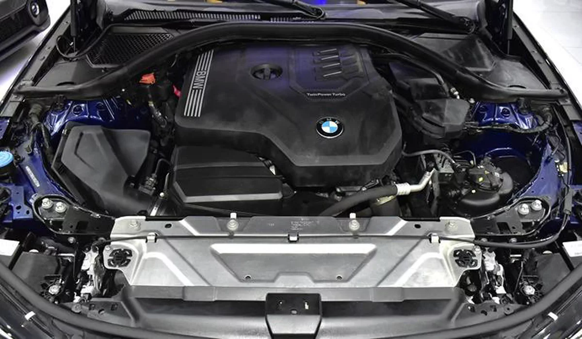 BMW 320i ( 2020 Model ) in Blue Color European Specs-6-6