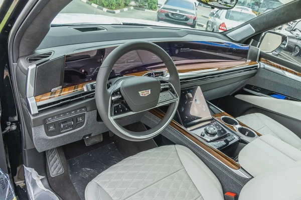 Cadillac Escalade Sport Platinum - 2025 Brand New (Export)