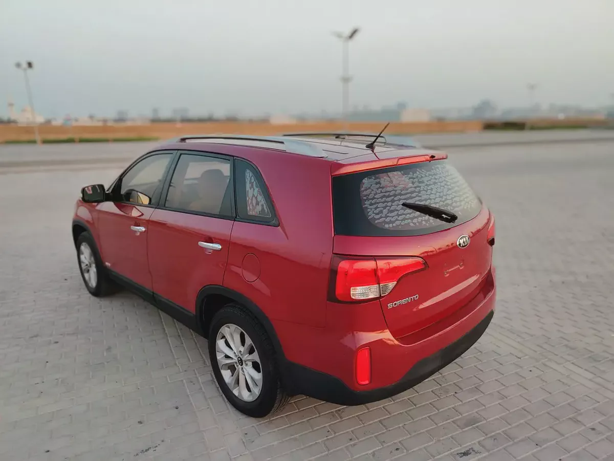 Kia Sorento 2014 GCC 4 Cylinder Immaculate Prestine Clean Condition 7 Seater SUV Perfect For Family-13-13