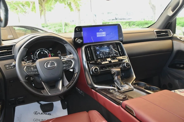 Lexus LX 600 Signature 2023 | GCC Specs | Full Option l AlFuttaim Warranty