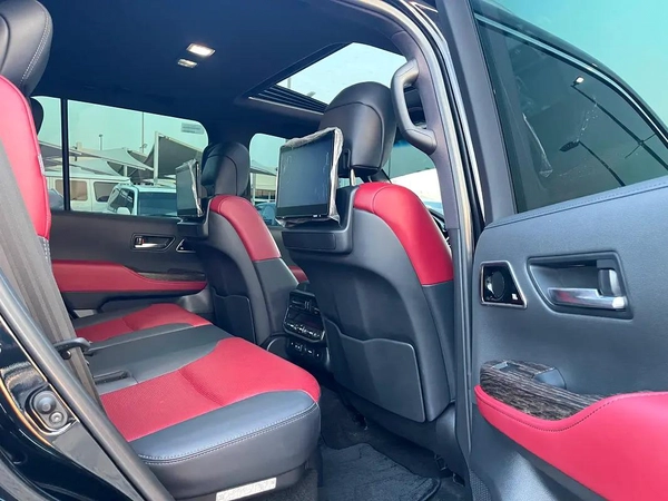 تويوتا لاند كلوزر VXR توين تيربو فل 2023 Toyota Land Cruiser VXR - GCC Specs - Pristine Condition